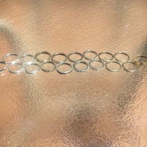 Free w/ Purchase! Bundle of Rings!!